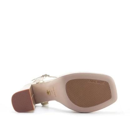 A10192887512010 CASUAL TACÓN CMS 9 Dorado